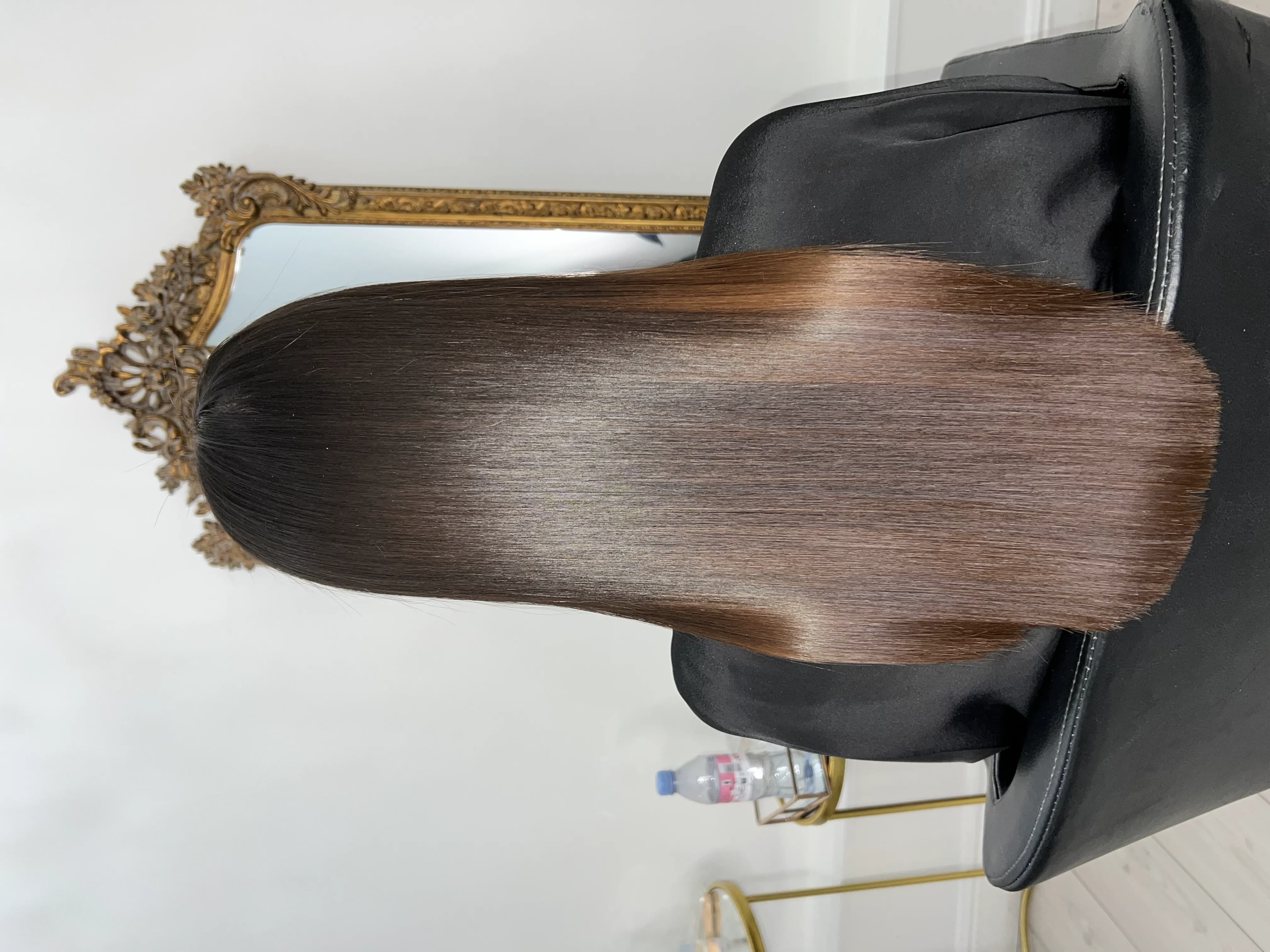 Cheveux brillants lissage brésilien